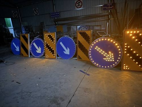 那曲那曲河南太阳能自发光交通路标牌厂家